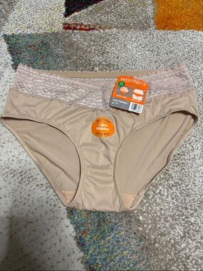 Warners  Nude Nylon Lace Hipster Panties Size Lg